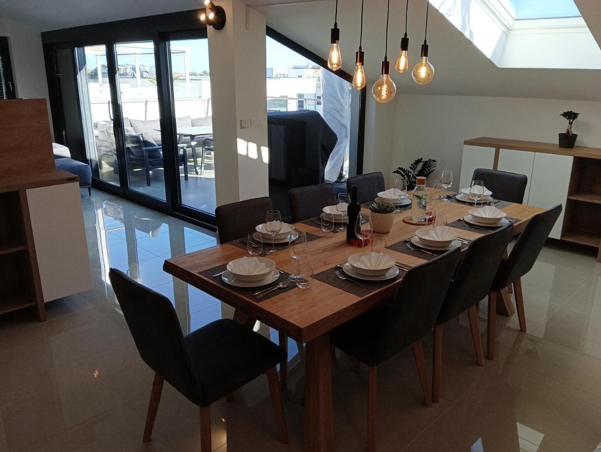메덜린 Penthouse Sunset 아파트 외부 사진